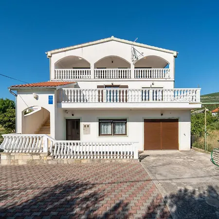 Stunning In With House Sea View *